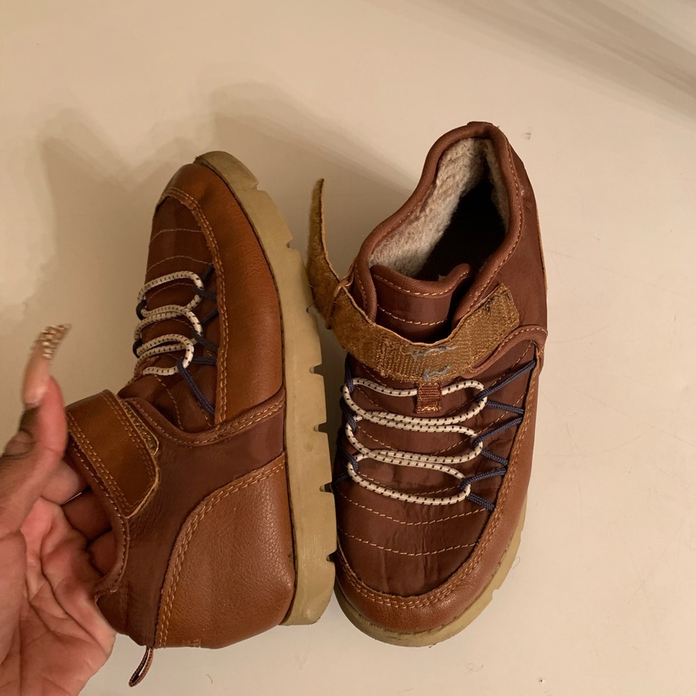 Shoes - Picture 2 of 5